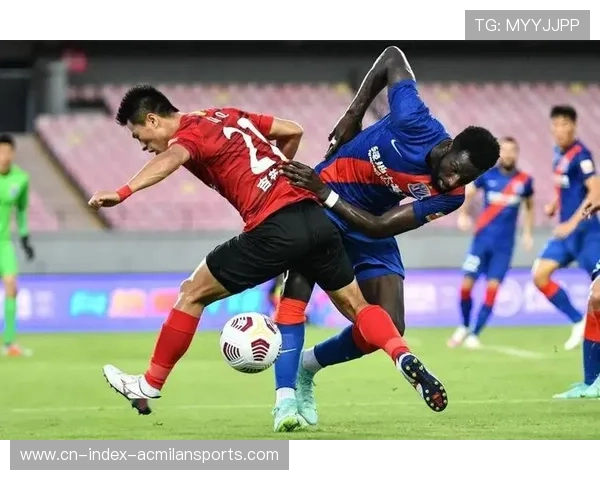 上海申花二次倒三角传递精准，让对方门前险象环生