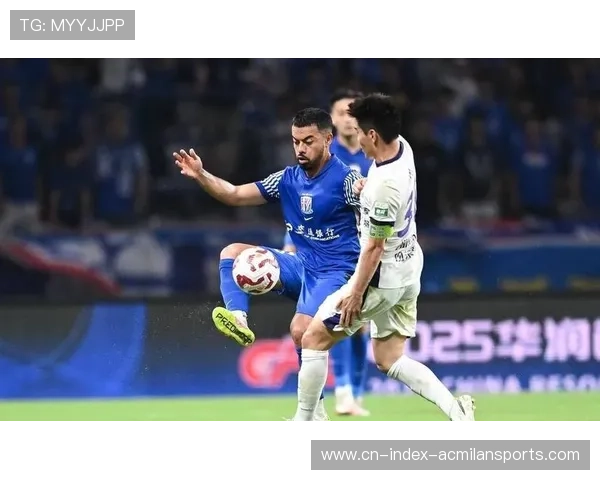 上海申花远距离传球贯穿整条前场，瞬间形成威胁